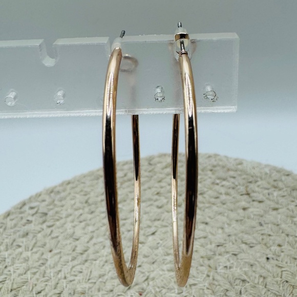 Rose Gold Necklace And Earrings Set - Picture 6 of 7